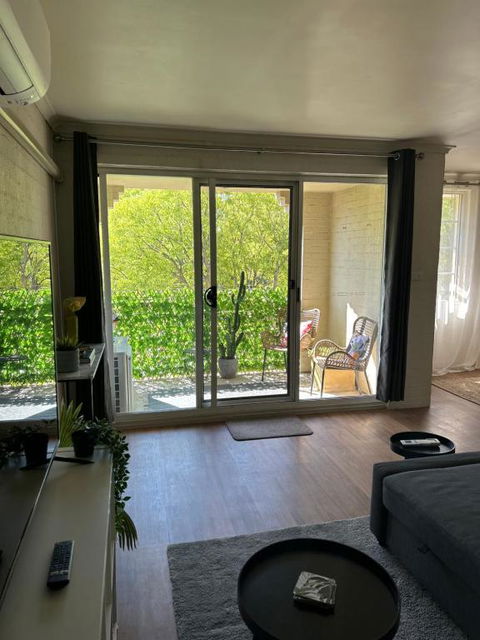 Plush 2 Bedroom Apartment Kingston - Accommodation in Surfers Paradise 2