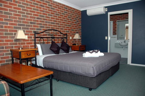 Poachers Paradise - Accommodation in Surfers Paradise 1