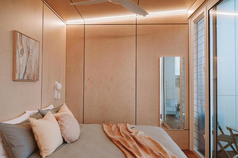 Pod-e Luxury Accommodation - Mulla Mulla - Accommodation in Surfers Paradise 1