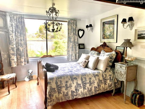 Pomegranite Beach House - Accommodation in Surfers Paradise 1