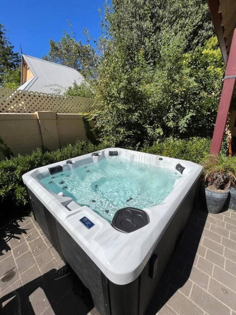 Porters Cottage Oasis - Accommodation in Surfers Paradise 1