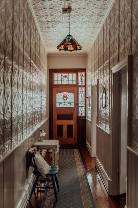 Railway Cottage - Accommodation in Surfers Paradise 0