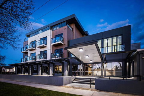 Quality Hotel Lakeside - Accommodation in Surfers Paradise 0