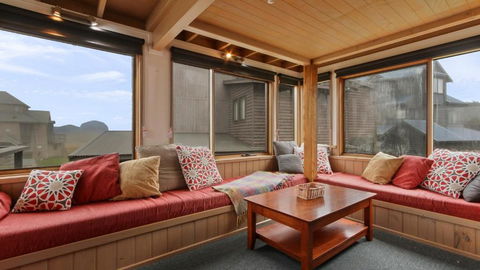 Powderkeg - Accommodation in Surfers Paradise 1