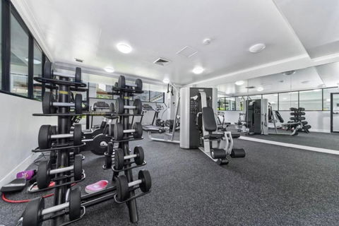 Premium Location In City Centre Sydney With Free Swimming Pool & Gym - Accommodation in Surfers Paradise 2