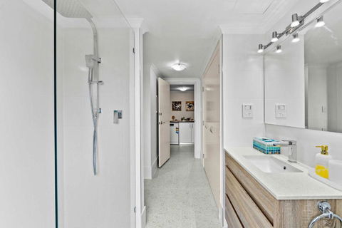 Prime Perth Apartment - Accommodation in Surfers Paradise 2
