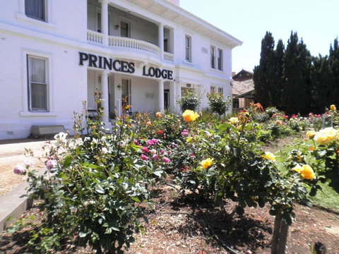 Princes Lodge Motel - Accommodation in Surfers Paradise 0