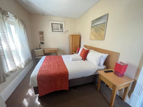 Princes Lodge Motel - Accommodation in Surfers Paradise 2