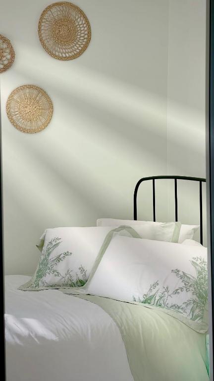 Private Bath Garden View Guest Room Pet Friendly - Accommodation in Surfers Paradise 1