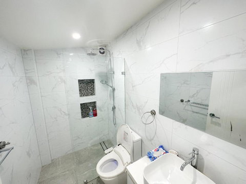 Private, Local Living Studio In Mascot, Airport - Accommodation in Surfers Paradise 1