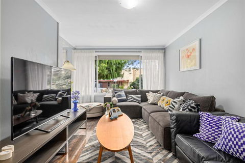 Private Pool Retreat In Watson - Accommodation in Surfers Paradise 2