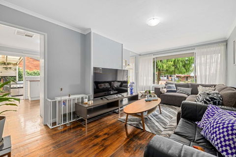 Private Pool Retreat In Watson - Accommodation in Surfers Paradise 3