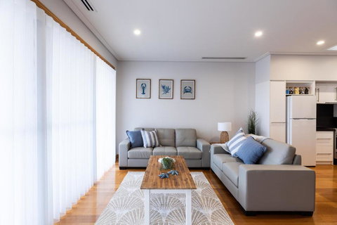 Promenade Unit 4 - Accommodation in Surfers Paradise 1