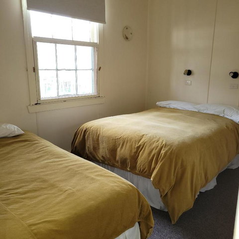 Pub In The Paddock - Accommodation in Surfers Paradise 2