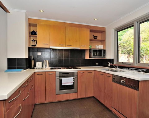 Pure Gold - Heritage 2 Bedroom Terraced Cottage - Accommodation in Surfers Paradise 1
