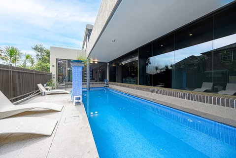 Putney Brand New Luxury House Pool & Waterview - Accommodation in Surfers Paradise 0