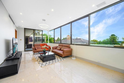 Putney Brand New Luxury House Pool & Waterview - Accommodation in Surfers Paradise 2