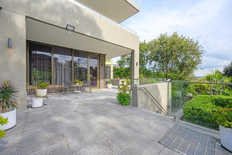 Putney Luxury & Waterview & Pool Near Olympic Park - Accommodation in Surfers Paradise 3