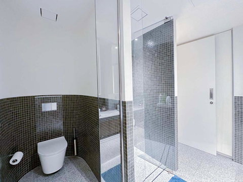 Pyrmont Guest House Air-Con - Accommodation in Surfers Paradise 1