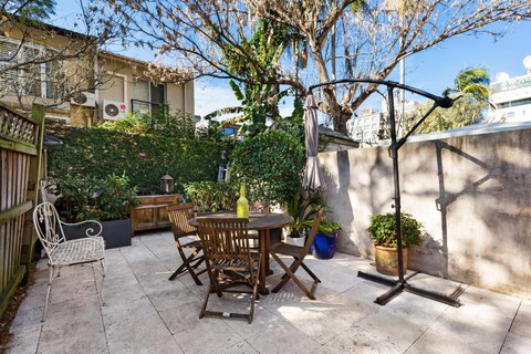 Pyrmont Self-Contained Terrace House (64 BUL) - Accommodation in Surfers Paradise 2