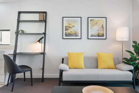 Quattro Apartments - Accommodation in Surfers Paradise 3