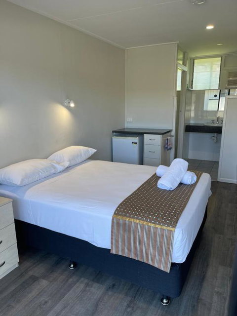 Queens Beach Hotel - Accommodation in Surfers Paradise 0