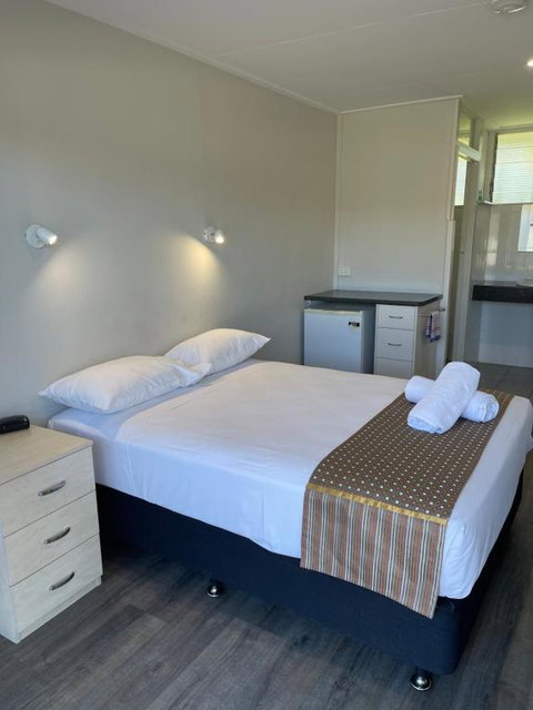 Queens Beach Hotel - Accommodation in Surfers Paradise 3