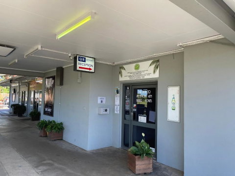 Queens Beach Hotel - Accommodation in Surfers Paradise 1