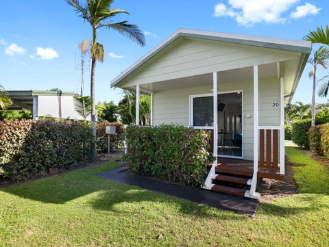Queens Beach Tourist Village - Accommodation in Surfers Paradise 1