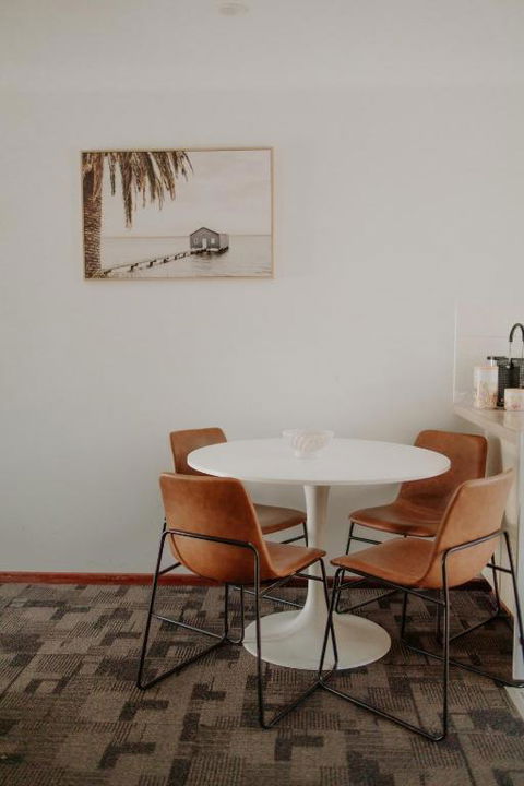 Quiet Corner Sleeps 4, Near Perth & Fremantle - Accommodation in Surfers Paradise 0