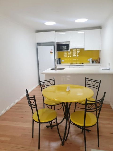 Race Course Apartments - Accommodation in Surfers Paradise 2