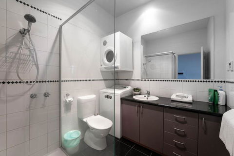 Raffless - Accommodation in Surfers Paradise 3