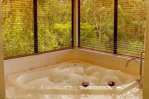 Rainbow Trail Chalets - Accommodation in Surfers Paradise 1