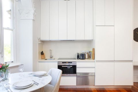 Ravenscourt S Studio Apartment Close To Everything - Accommodation in Surfers Paradise 2