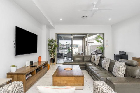 Ray Of Sunshine - Accommodation in Surfers Paradise 1
