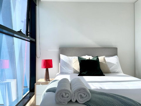 Readyset Apartments On Bouverie - Accommodation in Surfers Paradise 1