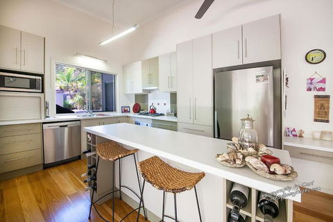 Recovery On Discovery Holiday House - Accommodation in Surfers Paradise 2