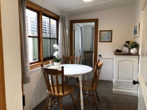 Recreation Cottage - Accommodation in Surfers Paradise 2
