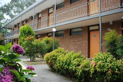Red Cedars Motel - Accommodation in Surfers Paradise 0