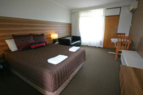 Red Cedars Motel - Accommodation in Surfers Paradise 2