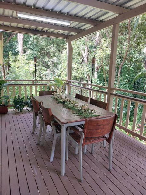 Rainforest Retreat-Fireplace-BBQ-3 Acres- - Accommodation in Surfers Paradise 3