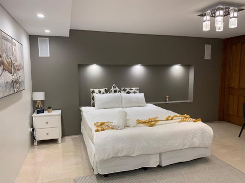 Putney Studio, Short Drive To Parklands & Olympic Park - Accommodation in Surfers Paradise 3