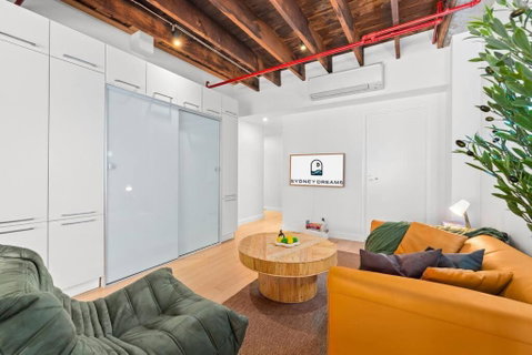 Quirky Loft By Sydney Dreams - Accommodation in Surfers Paradise 3