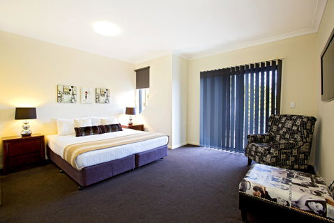 Astina Serviced Apartments - Central - Accommodation in Surfers Paradise 2