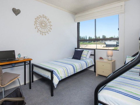 At The Beach - Kiama Surf Beach At Your Doorstep - Accommodation in Surfers Paradise 3