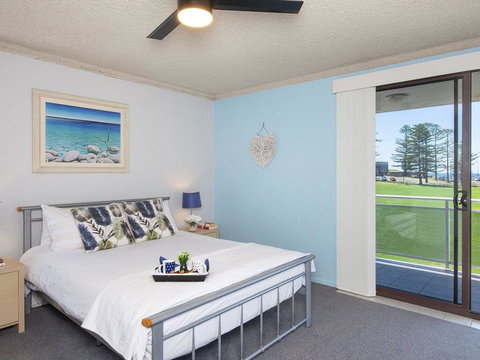 At The Beach - Kiama Surf Beach At Your Doorstep - Accommodation in Surfers Paradise 2
