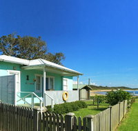Aurora Beachfront Cottage - Accommodation in Surfers Paradise