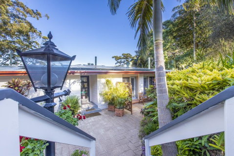 Avocado Sunset Bed & Breakfast - Accommodation in Surfers Paradise 1
