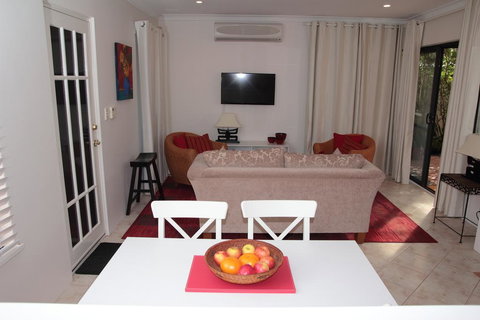 Azalea Villa - Close To The City Of Perth - Accommodation in Surfers Paradise 0