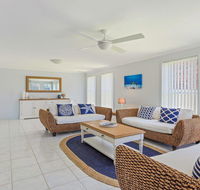 Azure Waters - perfectly positioned with ocean views - Accommodation in Surfers Paradise